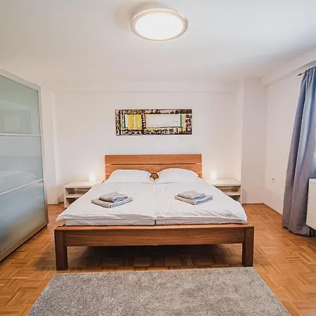 Apartma Pri Povhih