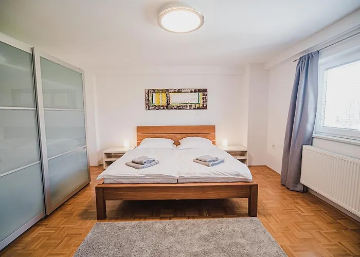 アパート Pri Povhih